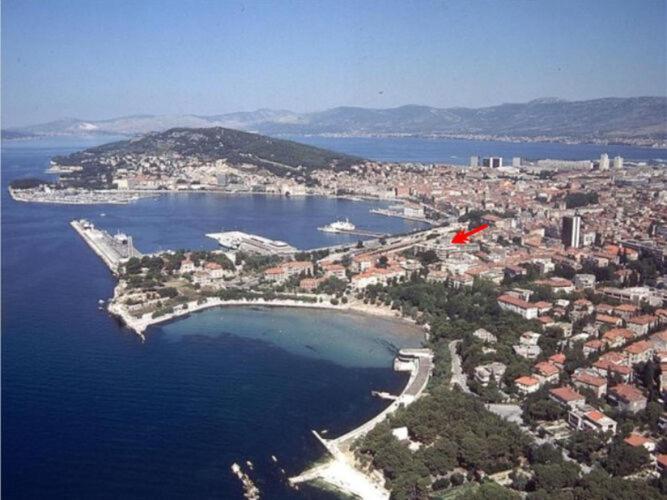 Sretna - * Split